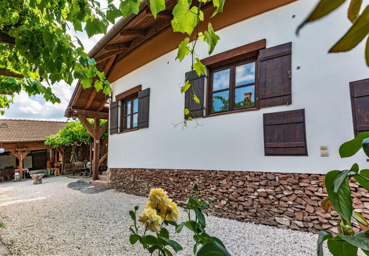Pajta Apartman Eger Bagian luar foto